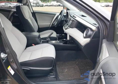 2016 Toyota Rav4 Xle z USA, uszkodzony, nr VIN JTMRFREV9GD192858